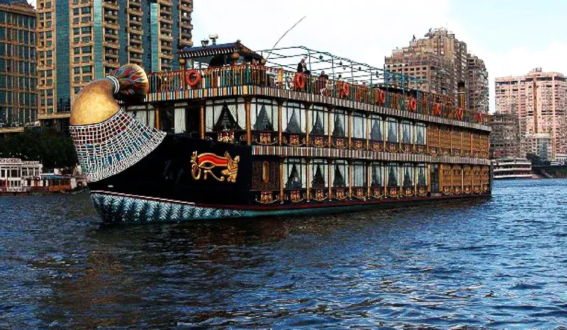 Nile dinner cruise experience in Cairo
